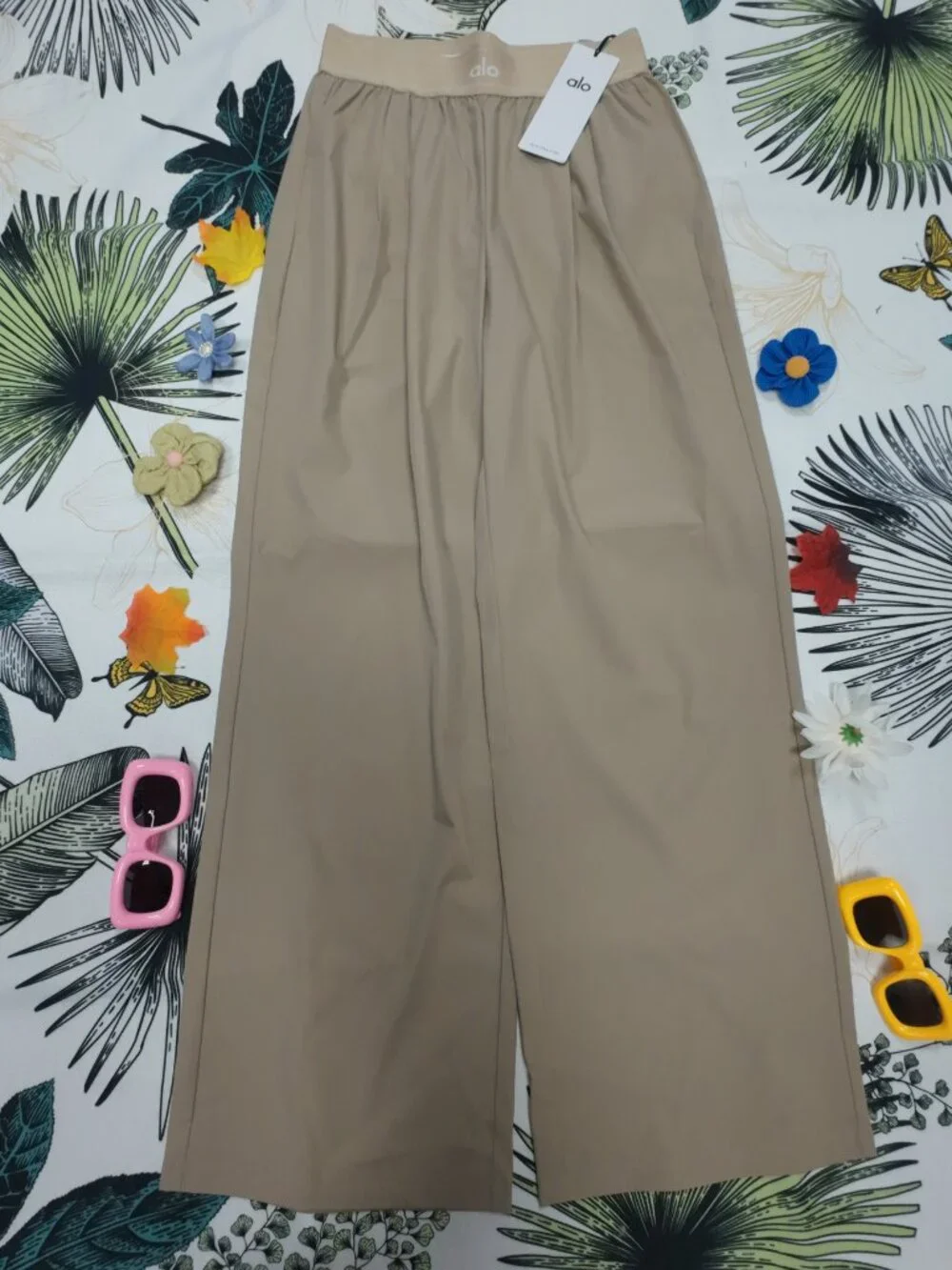 ALO Yoga Brand New🛍Gravel Color Suit Up Pants 30